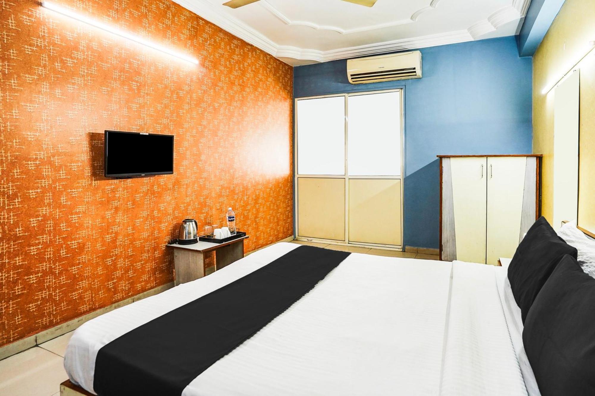 Hotel O Vibrant Residency أحمد أباد المظهر الخارجي الصورة